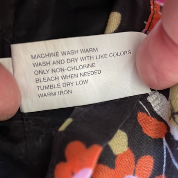 The GAP DRESS Floral print size 10 lined. Sleeveless zipper on side Elastic TOP - Picture 7 of 7